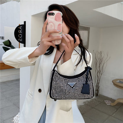 Quadratische Umhängetasche für Damen – Schultertasche mit Struktur